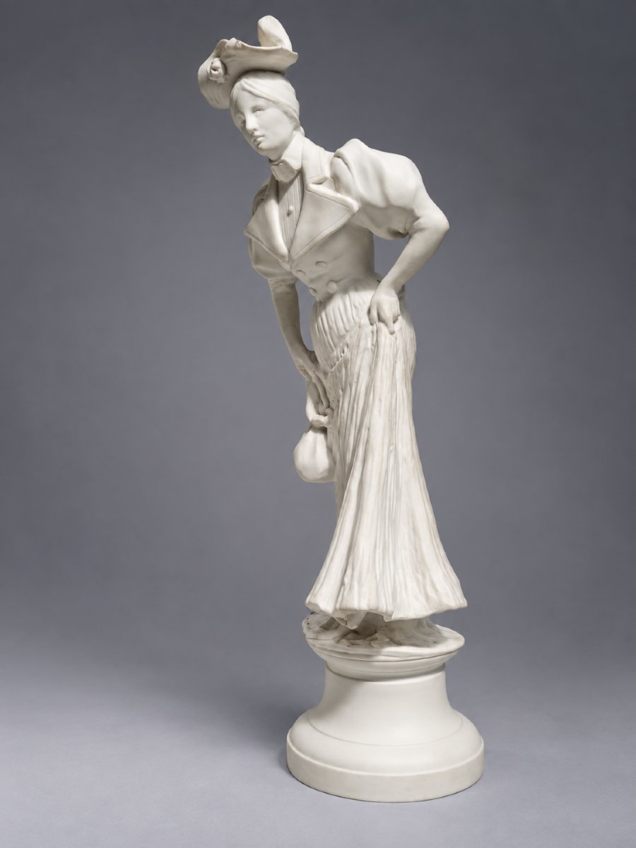 Sujet En Biscuit Naturel , Jeune femme élégante Sculpture 1895 - XIXe - Art Nouveau Parisienne-photo-4