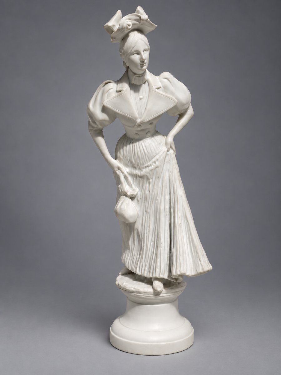 Sujet En Biscuit Naturel , Jeune femme élégante Sculpture 1895 - XIXe - Art Nouveau Parisienne-photo-1