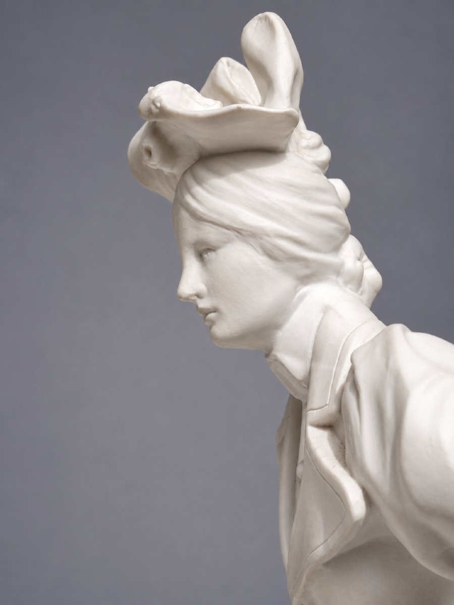 Sujet En Biscuit Naturel , Jeune femme élégante Sculpture 1895 - XIXe - Art Nouveau Parisienne-photo-2