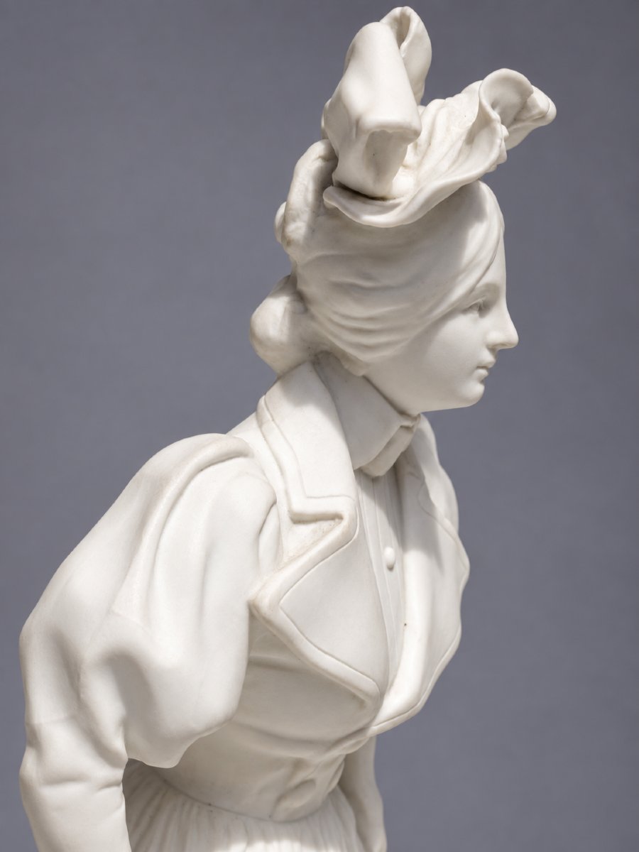 Sujet En Biscuit Naturel , Jeune femme élégante Sculpture 1895 - XIXe - Art Nouveau Parisienne-photo-3