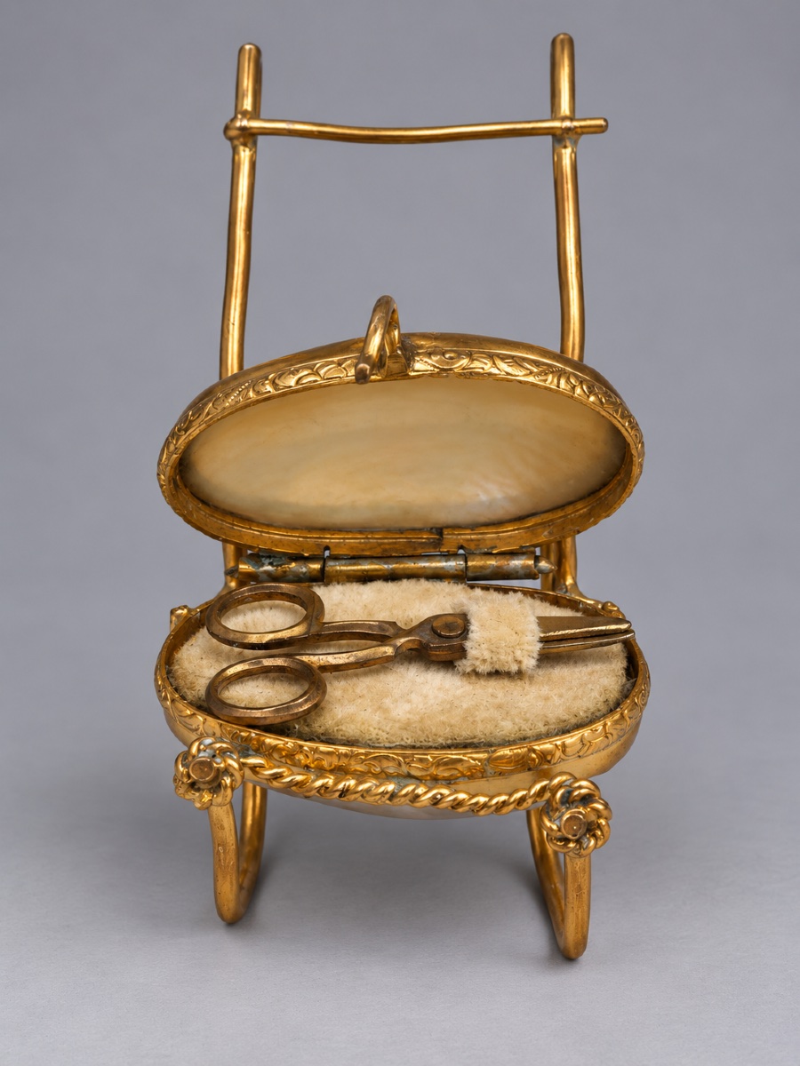 Nécessaire de Couture Miniature , Chaise En Nacre , Palais Royal Paris XIXe , Poupée -photo-3