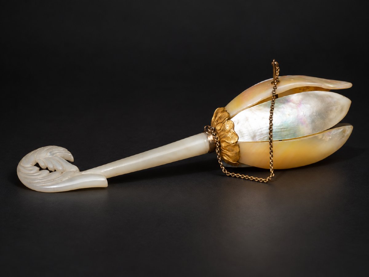 Prom Bouquet Holder, Mother-of-pearl & Pompon, Charles X Style, Paris, Palais Royal 1820, Jewelry-photo-2