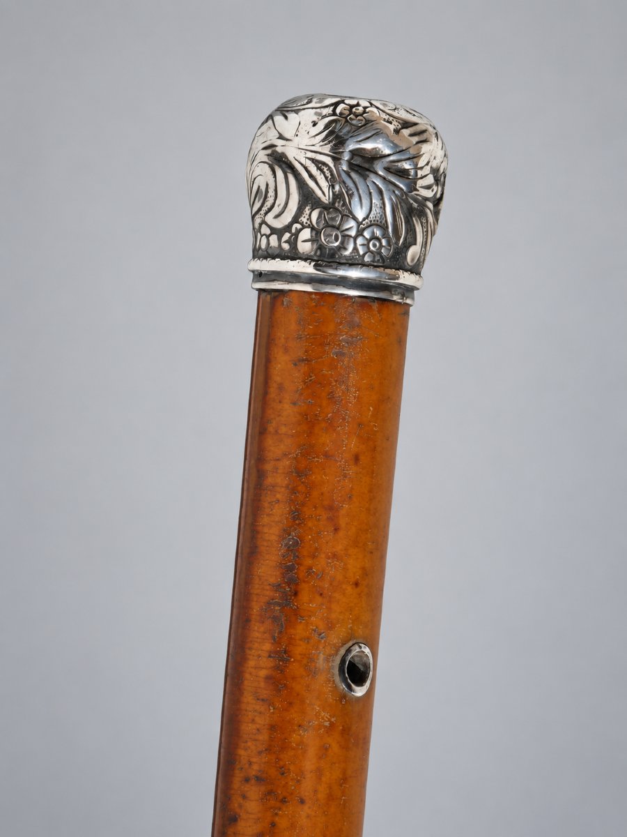 Canne De Marche 1830 , Pommeau En Argent , Jonc De Malacca XIXe , Monogramme Dandy