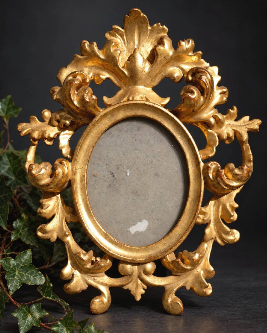 Petit Cadre Ovale En Bois Sculpté & Doré, Décor Rocaille , Venise , XIXe , Encadrement