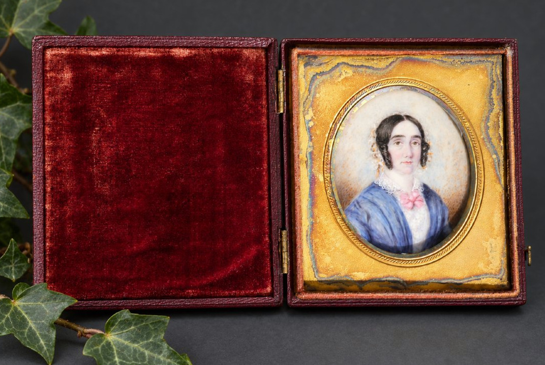 Miniature Travel Portrait Of A Woman, Napoleon III Period, 19th-century Watercolor, In A Case -photo-4