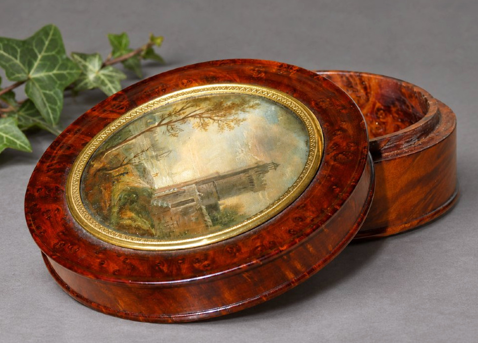 Tabatiere En Ronce De Noyer,  Miniature Peinte, Paysage Au Château – Époque Charles X , Boite-photo-4