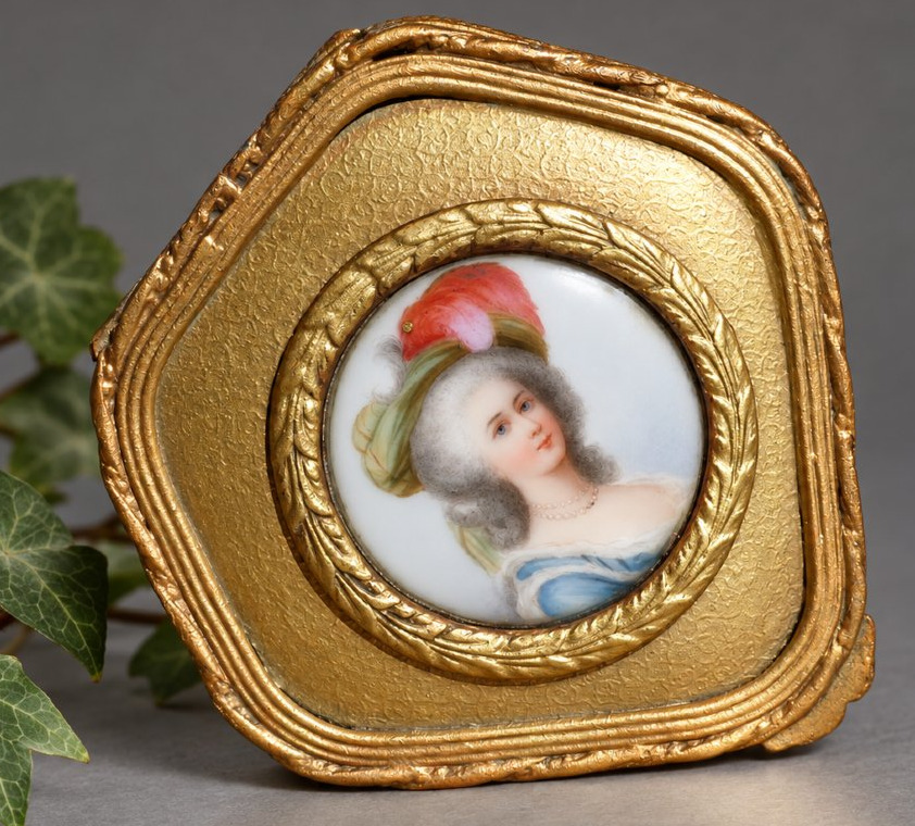 Boîte à Bijoux En Laiton Doré, Portrait De Marie-Antoinette à La Rose XIXe siècle , Ecrin