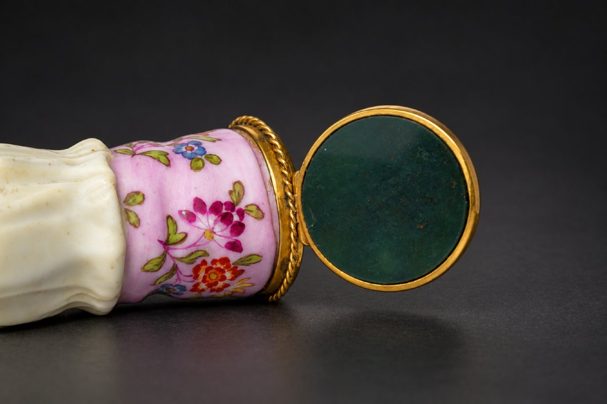 Porcelain Perfume/fragrance Case With Grape Design, 19th Century, 18th-century Style, Mennecy / Meissen-photo-2