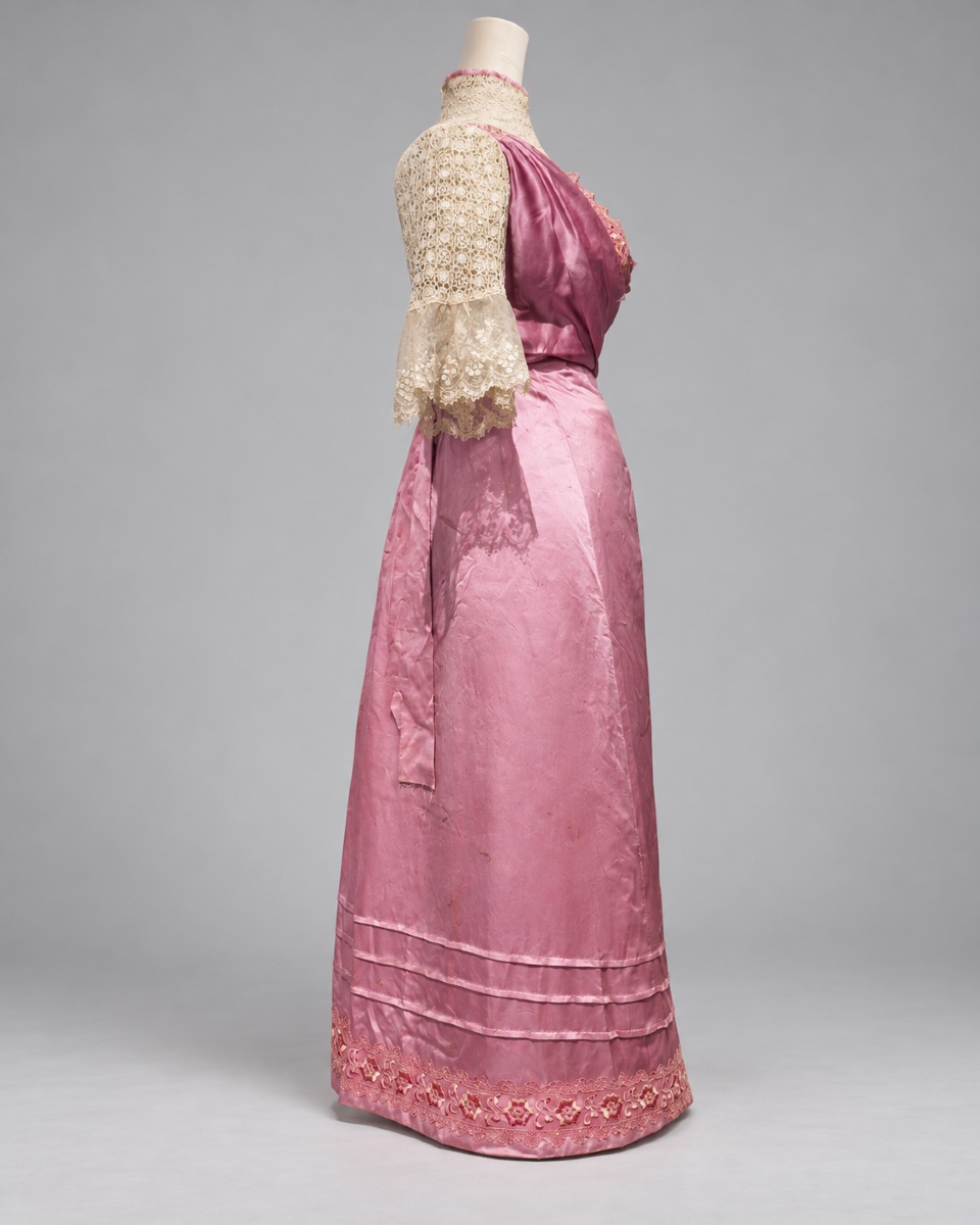 1910s Day Dress, Belle époque, Pink Silk, Vintage Lace Outfit Inspired By *titanic*-photo-2