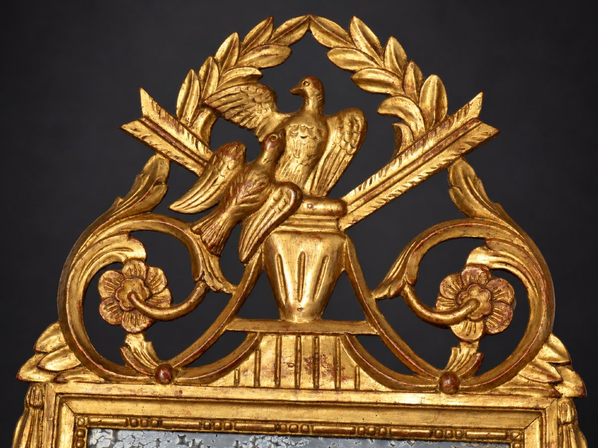 Louis XVI-style Gable-top Wedding Mirror In Gilded Wood With Doves – 18th Century -photo-2