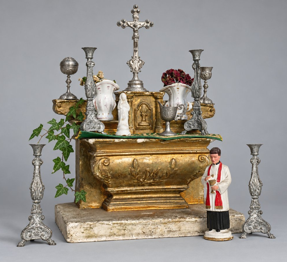 Antique Altar Set – Miniature Gilded Plaster Altar And Accessories – Circa 1900, Dinette 