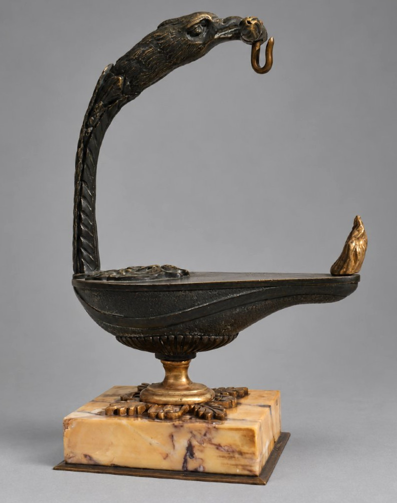 Patinated & Gilded Bronze Watch Holder  19th-century Antique Oil Lamp: A Souvenir From The Grand Tour-photo-1