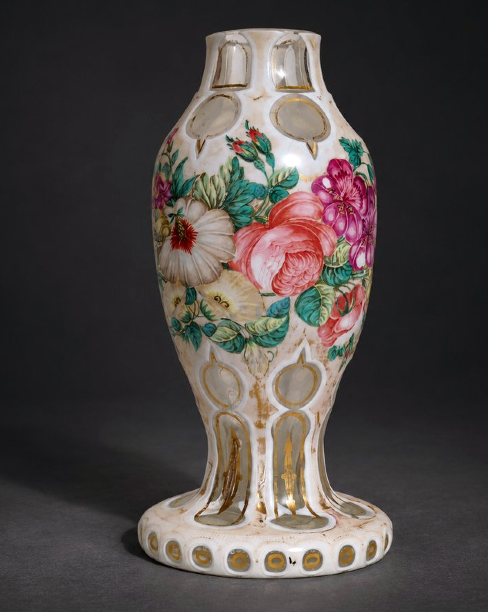 Vase En Cristal Overlay à Décor Floral Polychrome & Doré – Époque Napoléon III XIXE Baccarat-photo-5