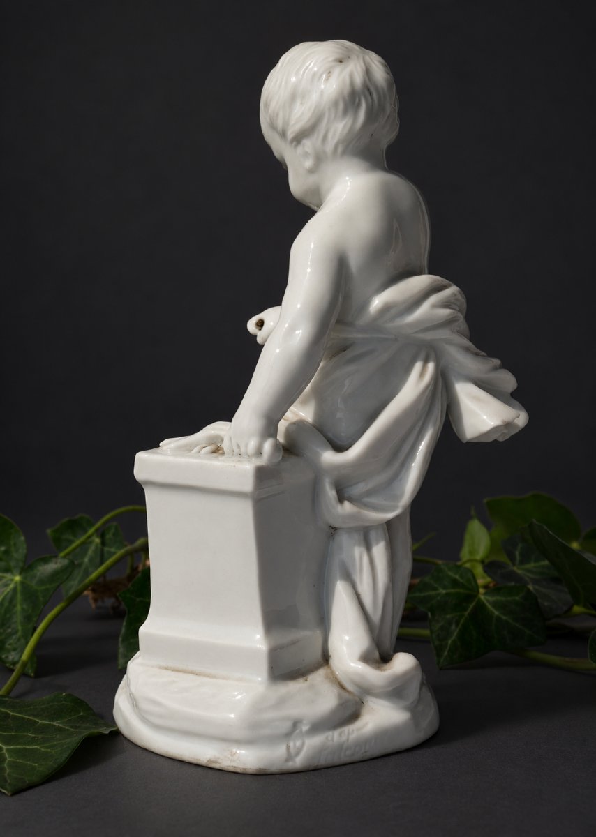 Sujet En Porcelaine Allemande Putto Enfant d'Apres Falconnet , Le Feu XIXe Style XVIIIe Meissen-photo-3