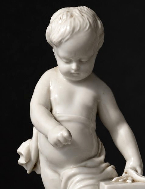 Sujet En Porcelaine Allemande Putto Enfant d'Apres Falconnet , Le Feu XIXe Style XVIIIe Meissen-photo-2