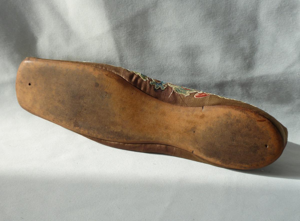 Chaussure En Soie Brodée époque 1820 , Ballerine Début XIXe Siecle , Chaussures Souliers -photo-1