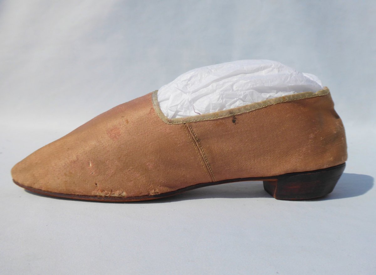 Paire De Souliers / Chaussures d'époque Louis XVI En Soie Rose  XVIIIe Costume Marie Antoinette-photo-1