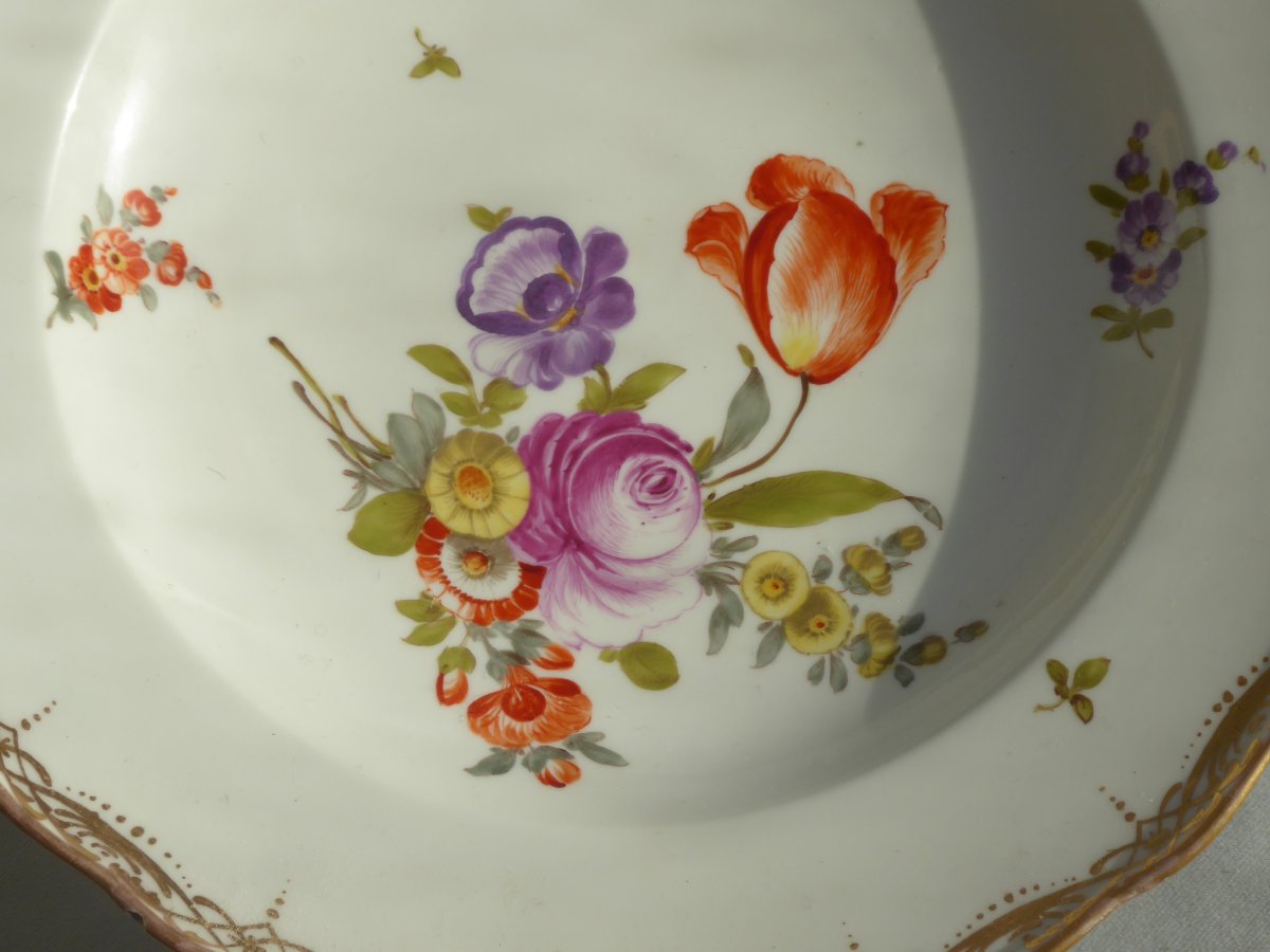 Série De Neuf Assiettes En Porcelaine De Meissen Style XVIIIe , Bouquets De Fleurs Assiette-photo-7