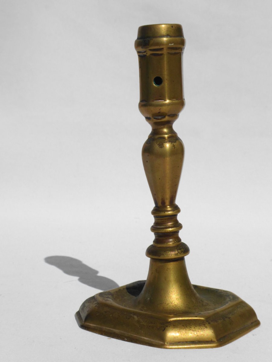 Bougeoir En Bronze époque XVIIIe Siecle , Style Haute Epoque , Flambeau Base Carrée Draperie