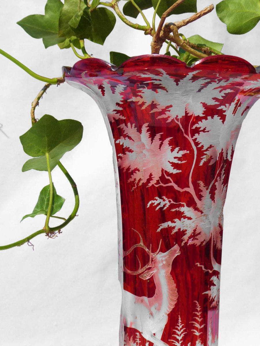 Large Engraved Crystal Vase From Bohemia, Ruby Red, Deer Decor, 19th Napoleon III Vénerie-photo-5