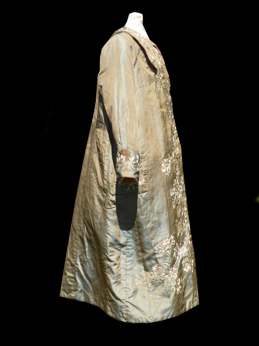 Interior Coat / Bathrobe In Embroidered Silk Late Nineteenth, Kimono, China, Costume Circa 1890-photo-3