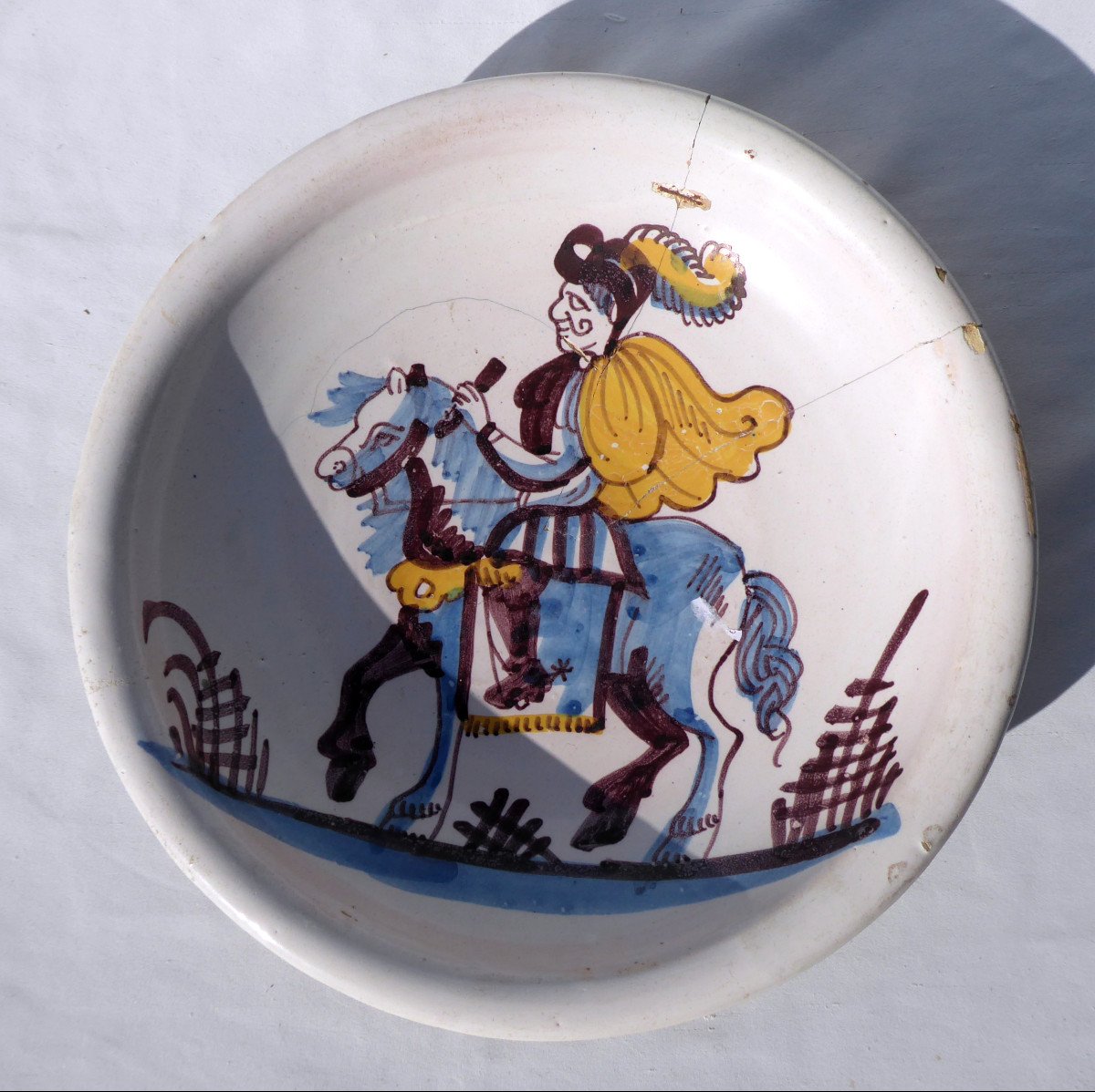 Circular Dish In Faience Of Hesdin, Rider On Horseback, Eighteenth Century Vron Nord