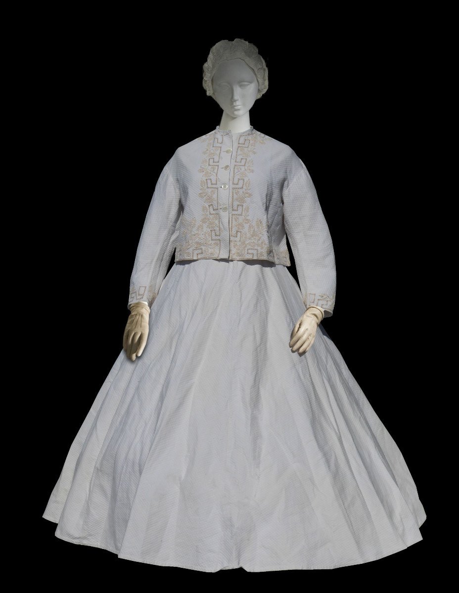 Robe De Bords De Mer Epoque Napoléon III Crinoline Paletot A La Zouave Costume XIXe été 1860