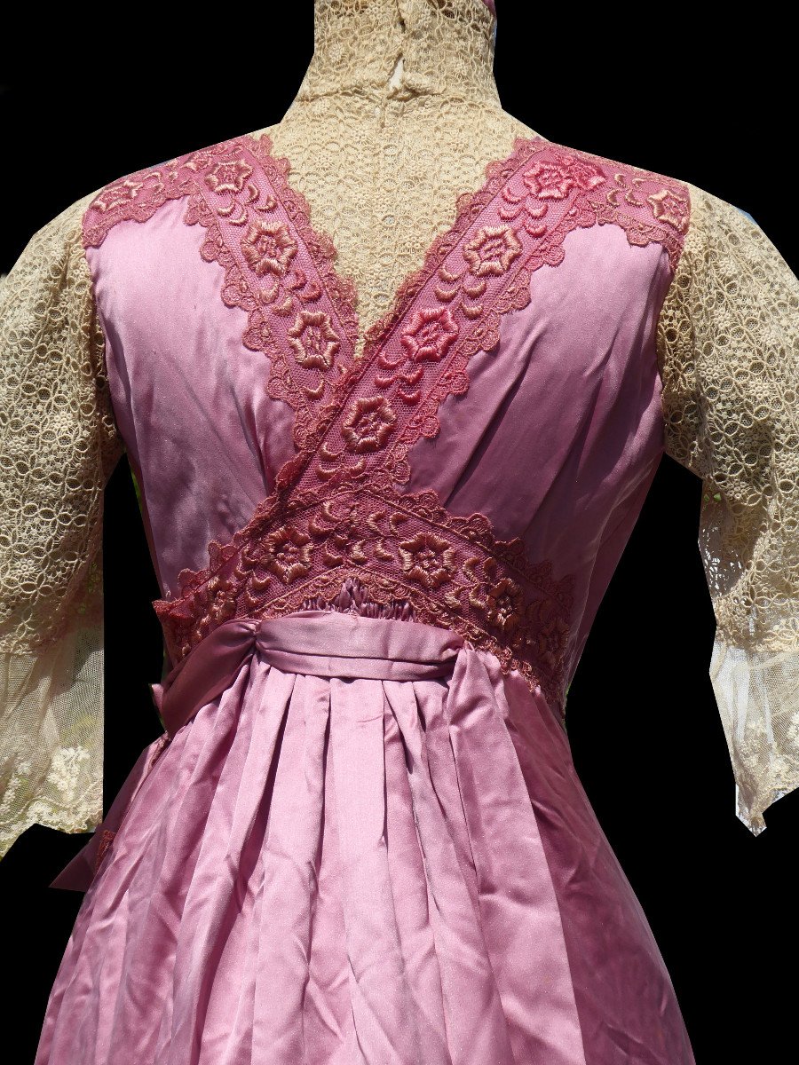 1910 Day Dress, Belle Epoque, Pink Silk, Old Fashion Lace Costume Titanic-photo-3