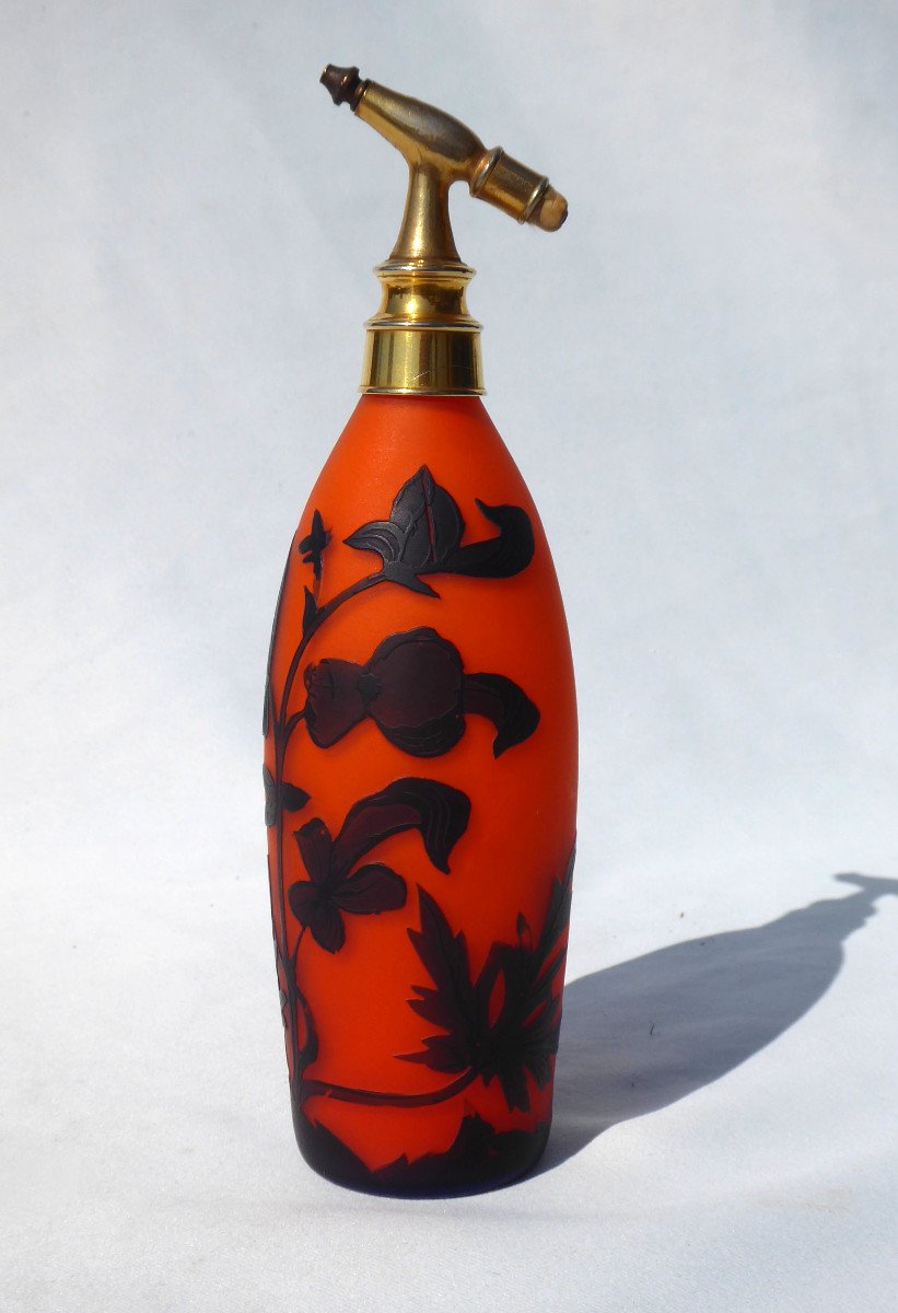 Flacon à Parfum Vaporisateur époque Art Nouveau , Verre Dégagé à l'Acide 1900 Richard Loetz