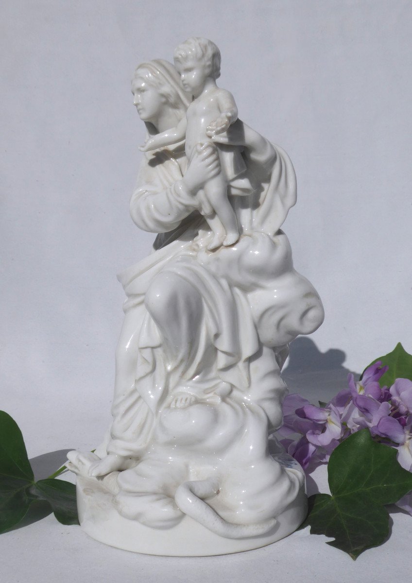 Virgin And Child In German Porcelain, Slaying The Snake , Nineteenth Religious Statue-photo-4