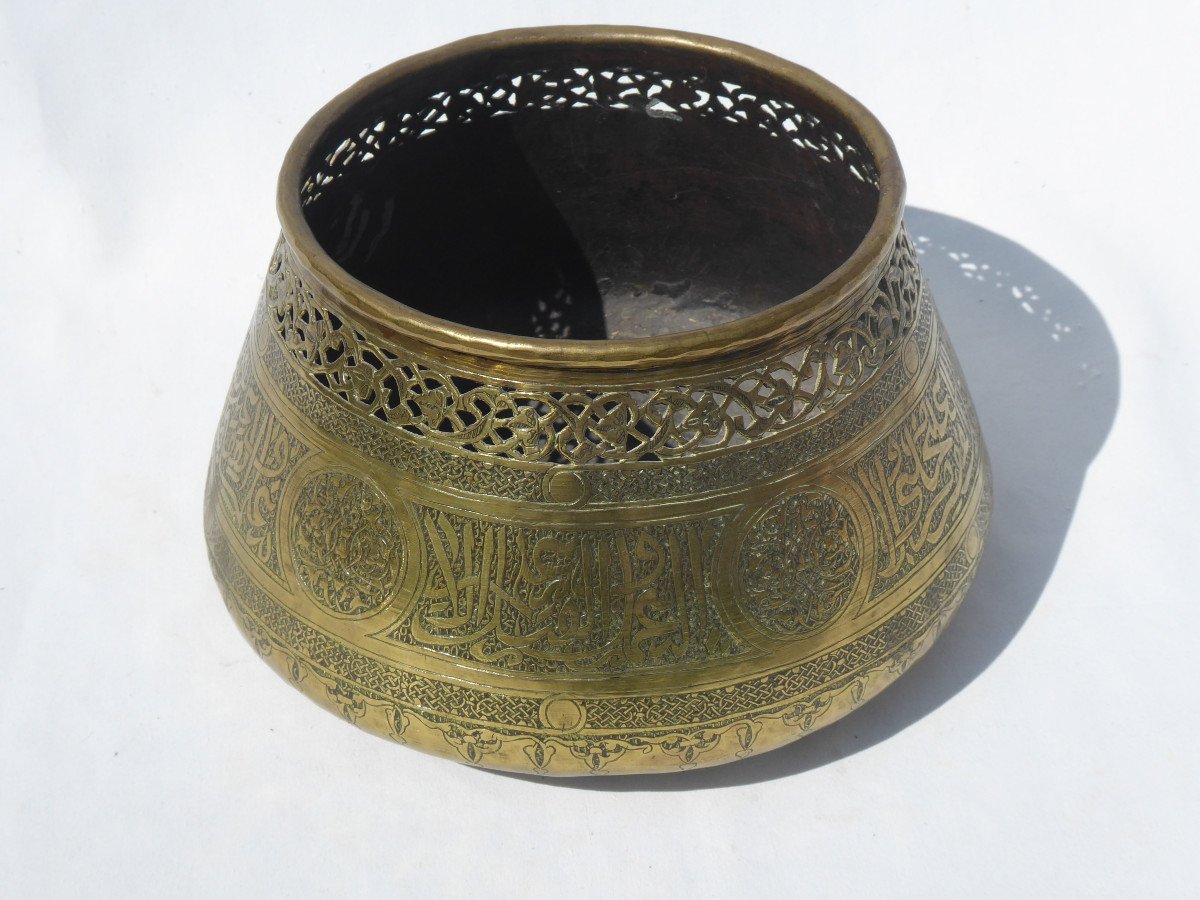 Cache Pot In Brass Islamic Art Late Nineteenth Neo Mameluke Syria Brassware, Thuluht Calligraphy-photo-3