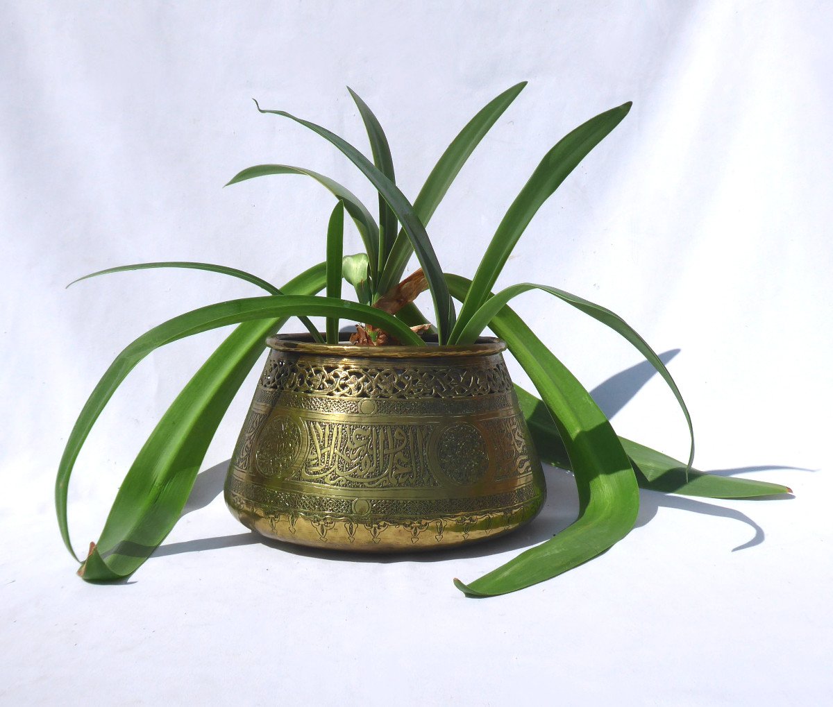 Cache Pot In Brass Islamic Art Late Nineteenth Neo Mameluke Syria Brassware, Thuluht Calligraphy