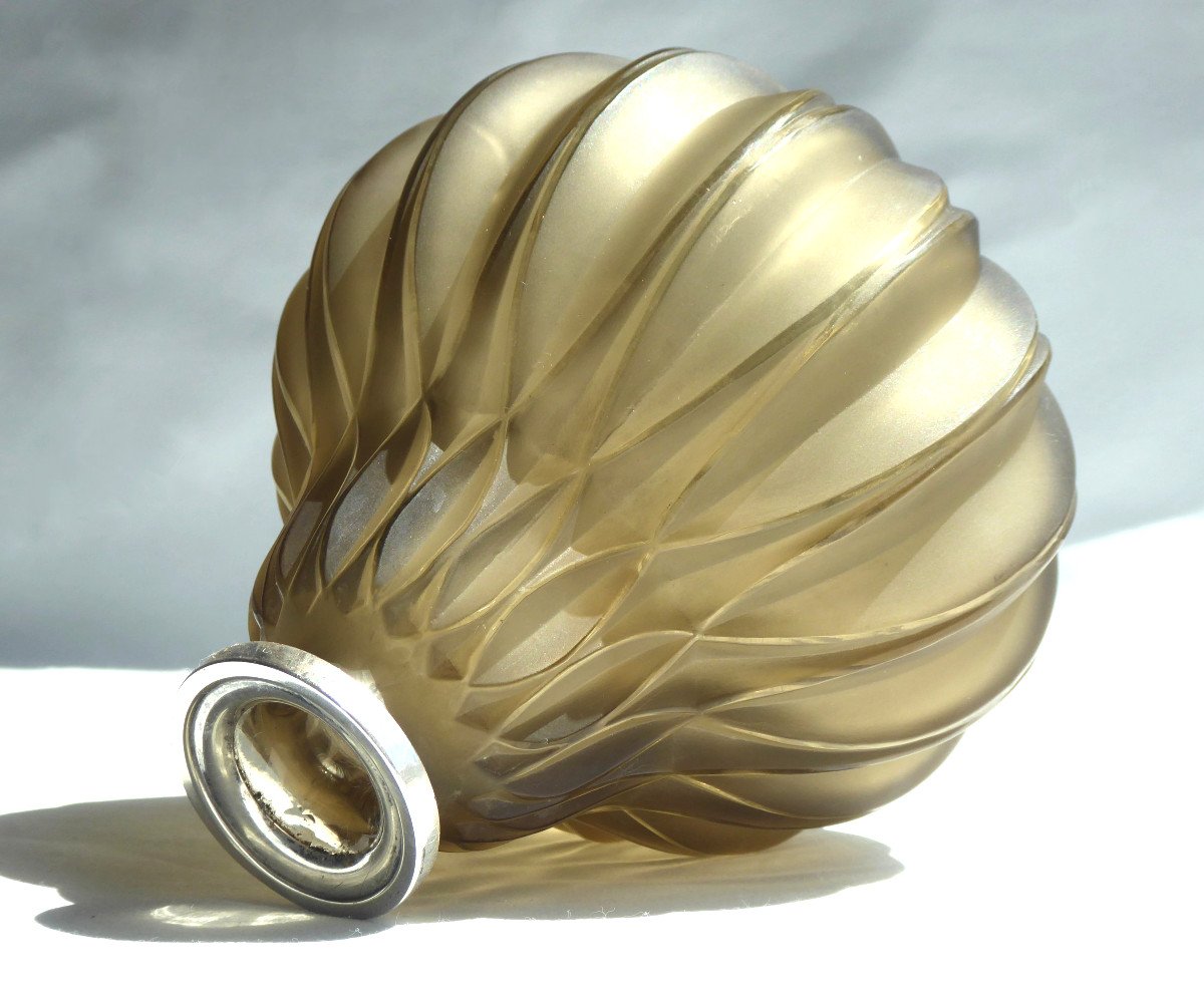 Art Deco Vase In Molded Glass Signed Sabino France, Deco Silver Frame 1920-1930 Enlacement-photo-3