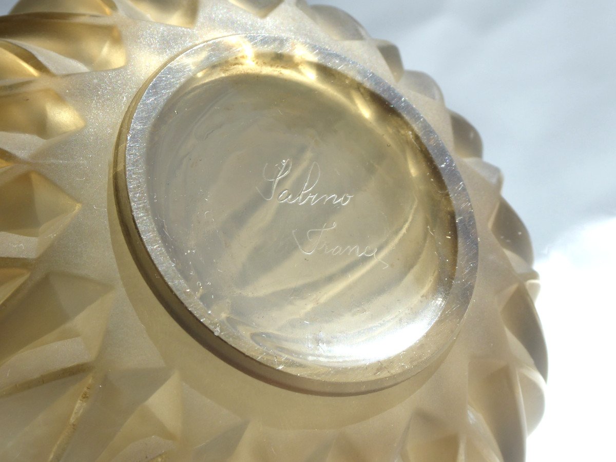 Art Deco Vase In Molded Glass Signed Sabino France, Deco Silver Frame 1920-1930 Enlacement-photo-2