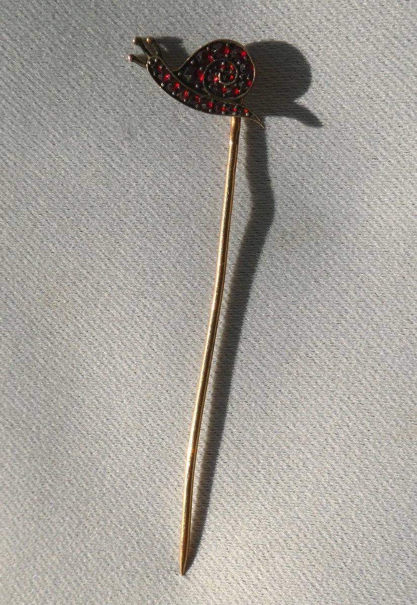 Epingle A Cravate Epoque 1900 , Sujet Animalier à Decor d'Escargot , Grenats XIXe Bijou -photo-2