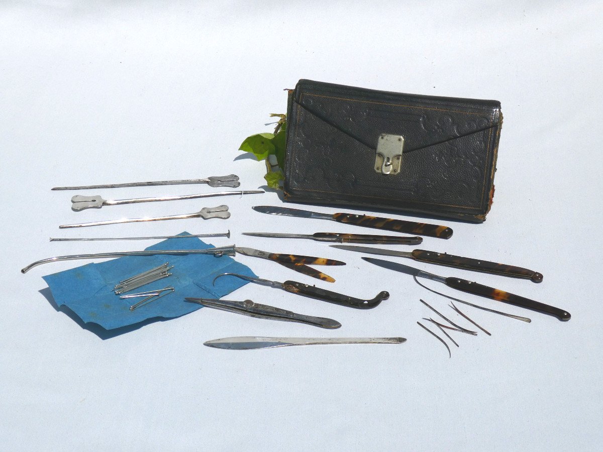 Trousse De Medecin / Chirurgien Signée Lüer Epoque Napoleon III Luber à Paris Scalpels En Argent Massif Objet De curiosités