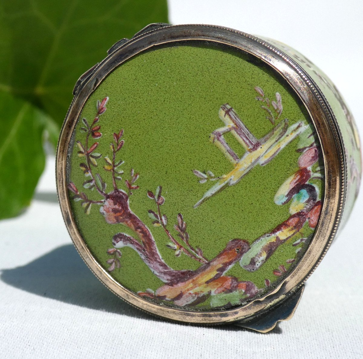 Louis XVI Period Fly Box, Enameled Metal, Landscape Decor On A Glass Background, Eighteenth Century