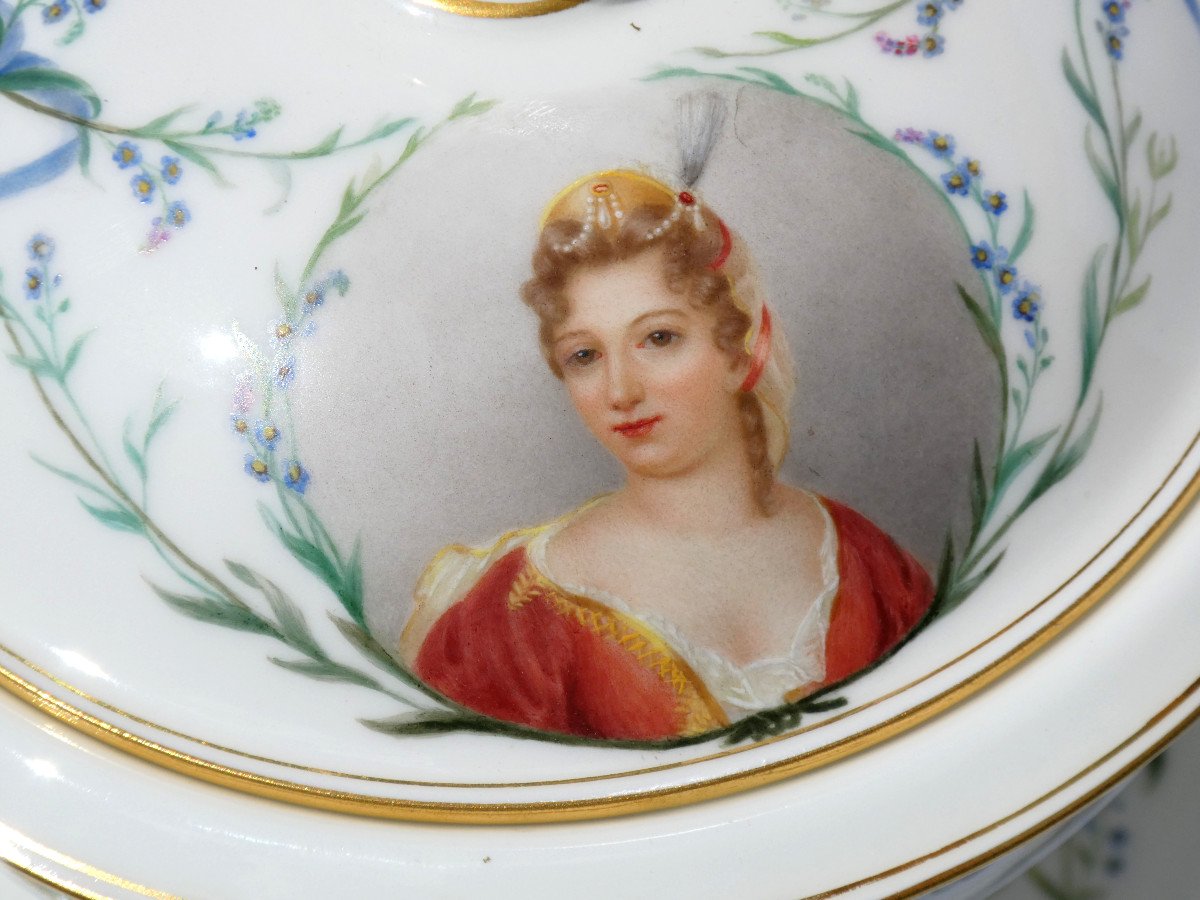 Paire De Compotiers / Drageoirs Porcelaine De Sèvres Epoque Napoléon III Portraits De Marquise De Sévigné , Henriette d'Angleterre-photo-1