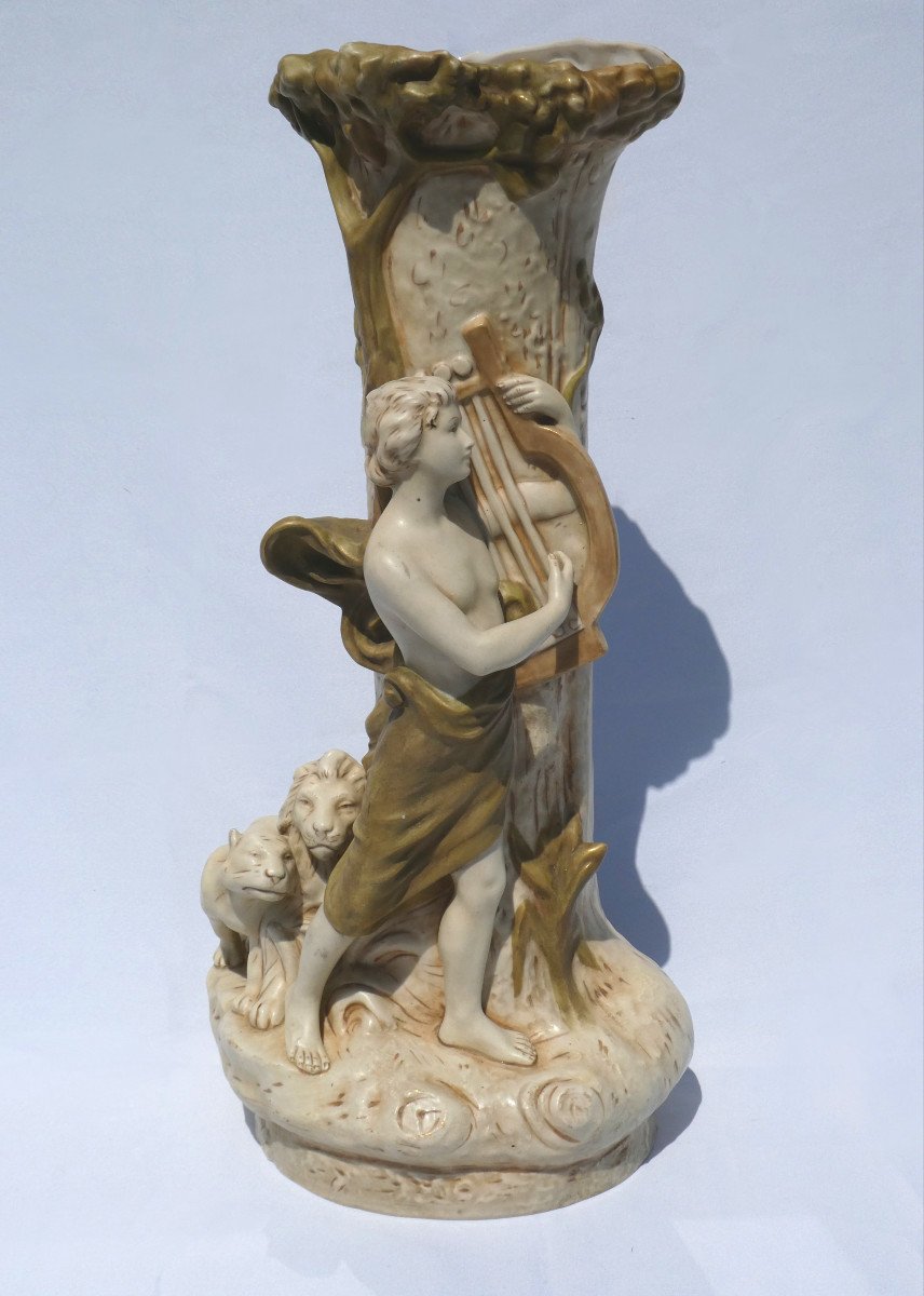 Grand Vase En Porcelaine De Royal Dux Bohemia , Apollon Jouant De La Lyre XIXe , Mythe d'Orphée , Groupe Mythologique 