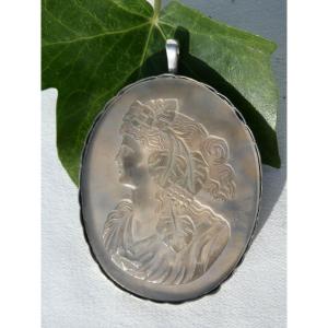 Cameo Pendant In Frosted Glass, Mount In Sterling Silver, Napoleon III Period Nineteenth Jewel, P