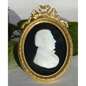 Profil d'Homme , époque 1830 , Camée De Verre , Encadrement En Bronze Doré Napoléon III XIXe