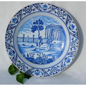 Large Delft Earthenware Dish, 17th Century Style, Louis XIV Gallant Scene, 19th Century Versailles, 