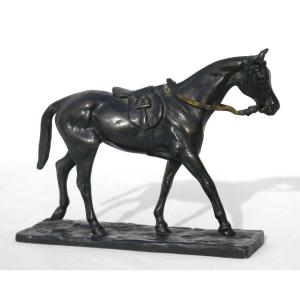 Bronze Animalier , Cheval Au Pas Par Gaston d'Illiers ( 1876 - 1932 ) , Esméralda Scellée 