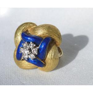 Bague Epoque 1950 , Décor De Noeuds , Or Jaune émail Bleu Et Brillants / Diamants