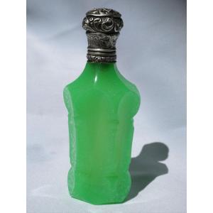 Large Opaline & Sterling Silver Salt Bottle, Ouraline Green Napoleon III Period, 19th Century Perfume