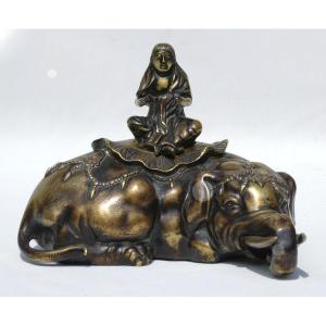 Brule Parfum En Bronze Patiné Japon Ere Meiji ( 1868 - 1912 ) Elephant Couché XIXe Asie Guanyin