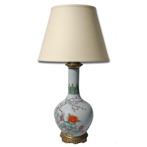 Lampe En Porcelaine Chinoise , Décor Polychrome De Fleurs , Monture Bronze Doré XIXe , Chine