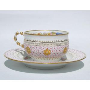 tasse à thé en porcelaine de sevres , décor de fleurs , époque Napoléon iii , XIXe , bambou