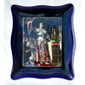 Grand Plat En Faience De Sarreguemines , Jeanne D'Arc D'Apres Ingres , Sacre Du Roi Charles VII