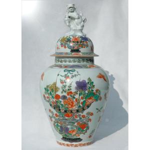 POT COUVERT EN PORCELAINE ASIATIQUE XIXE FAMILLE VERTE , CHINE / ASIE , VASE , PAPILLON
